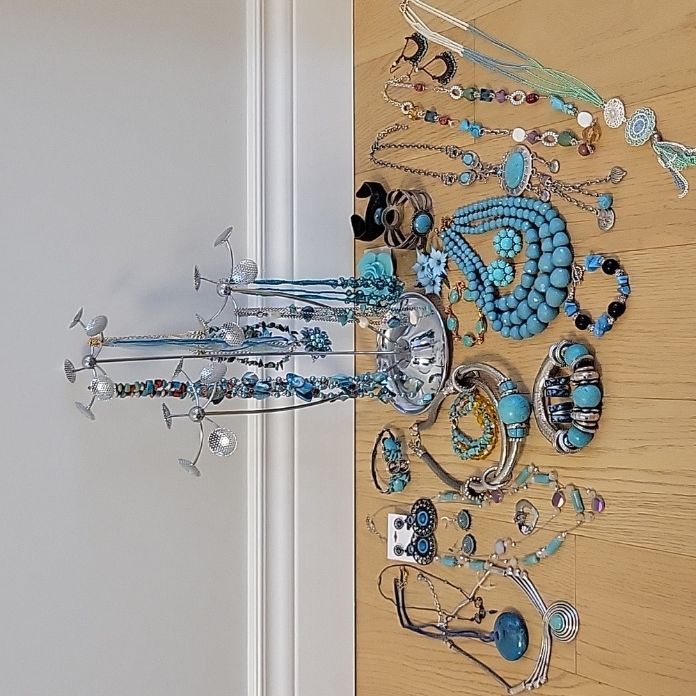 Vintage Alan Wisniewski Umbra Jewelry Stand With Turquoise Style Jewelry Mix